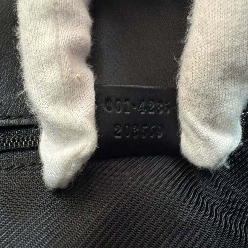 GUCCI Authentic Black Leather Shoulder Bag - Picture 12 of 13